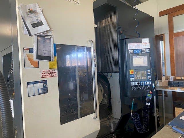 Front view of Makino D500 machine