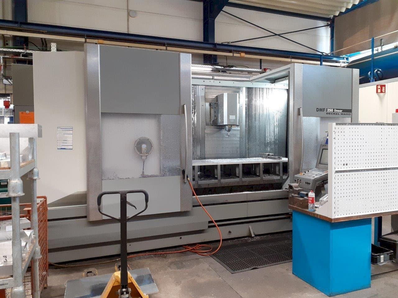 Front view of DMG MORI DMF 250 machine