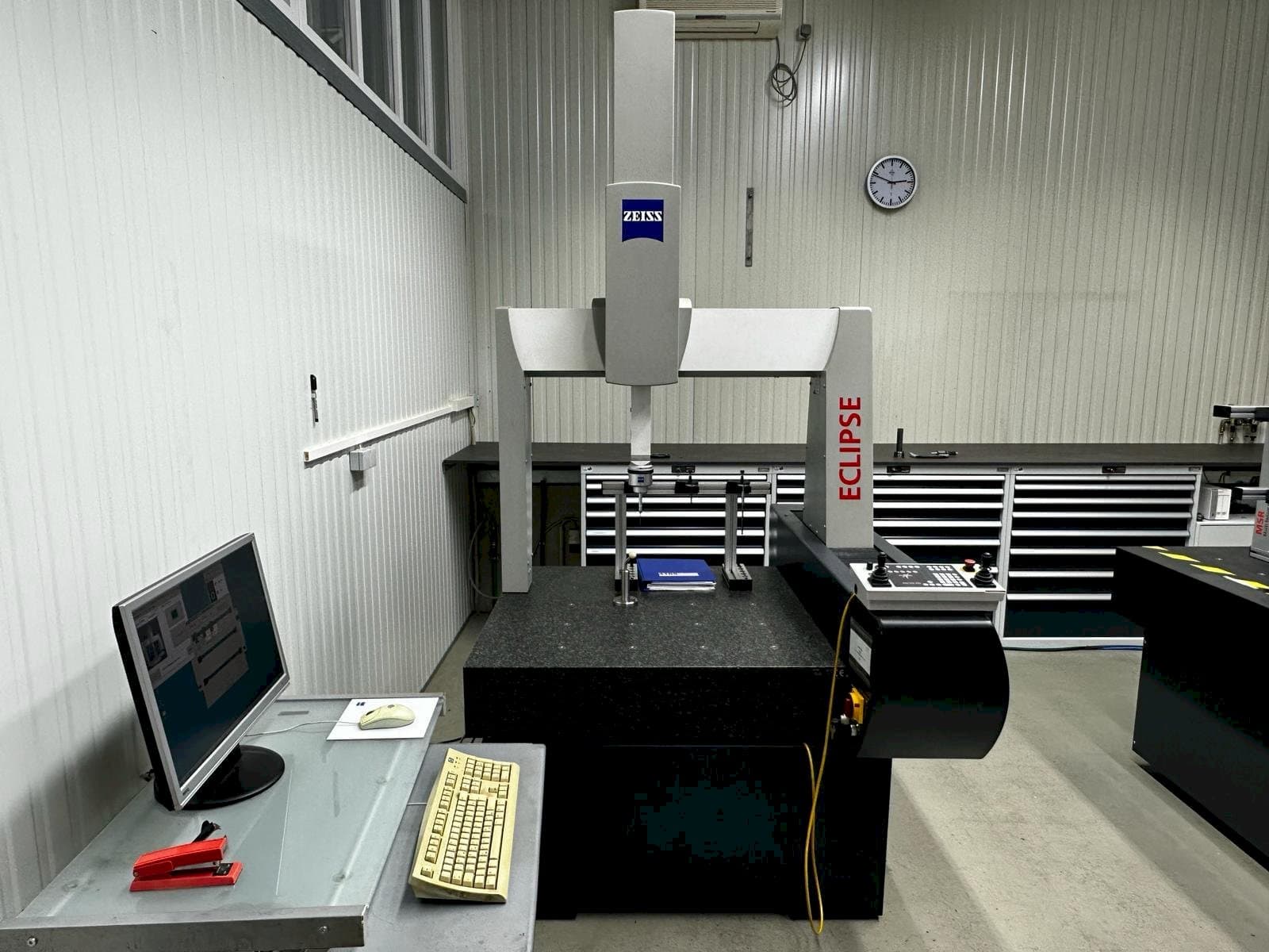 Front view of ZEISS Eclipse CNC 07/07/06 machine
