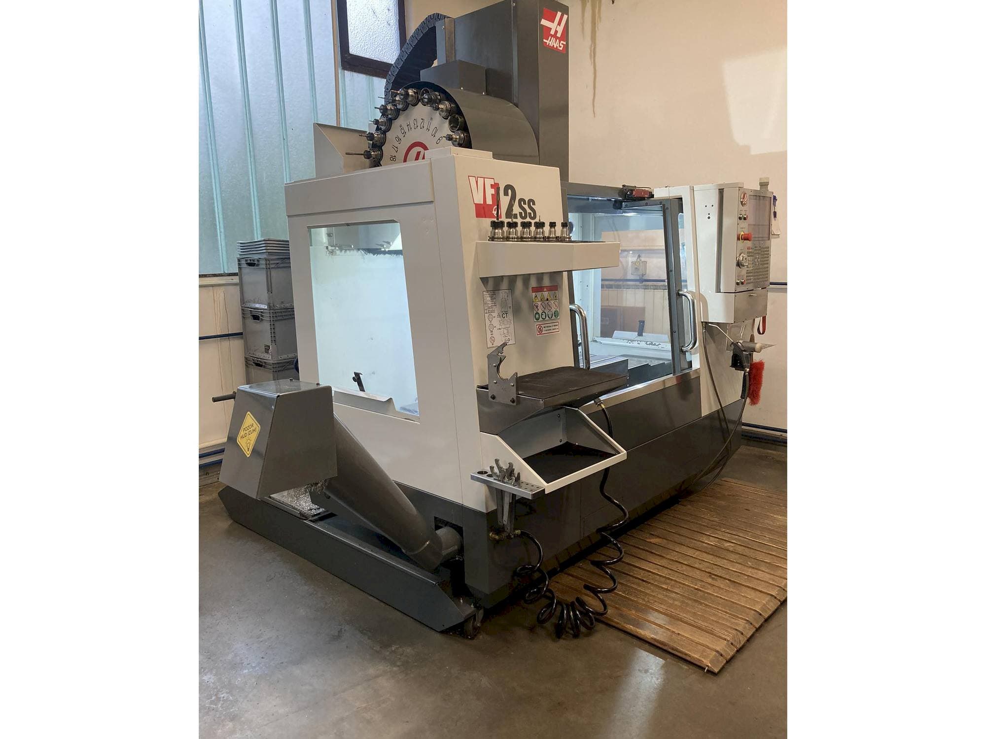 Left side view of HAAS VF-2 SS machine