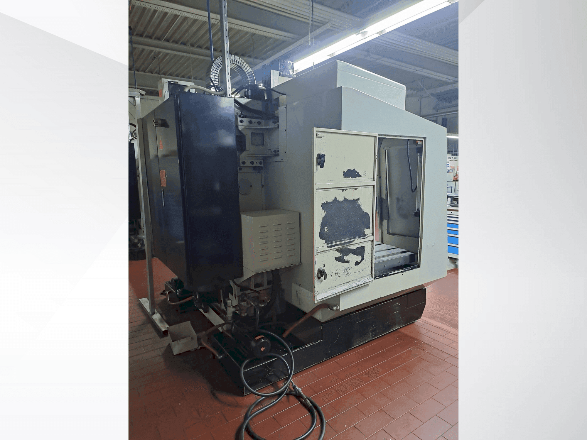 Front view of Hurco VMX40 machine