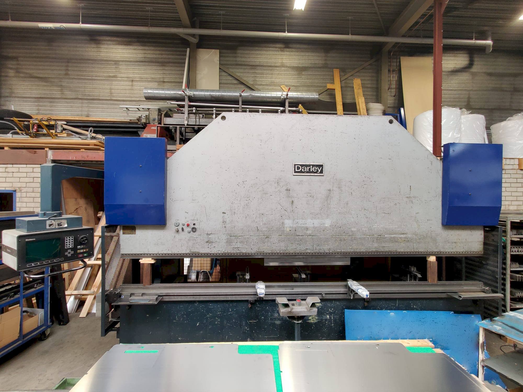 Front view of Darley EHP150 43/37 machine