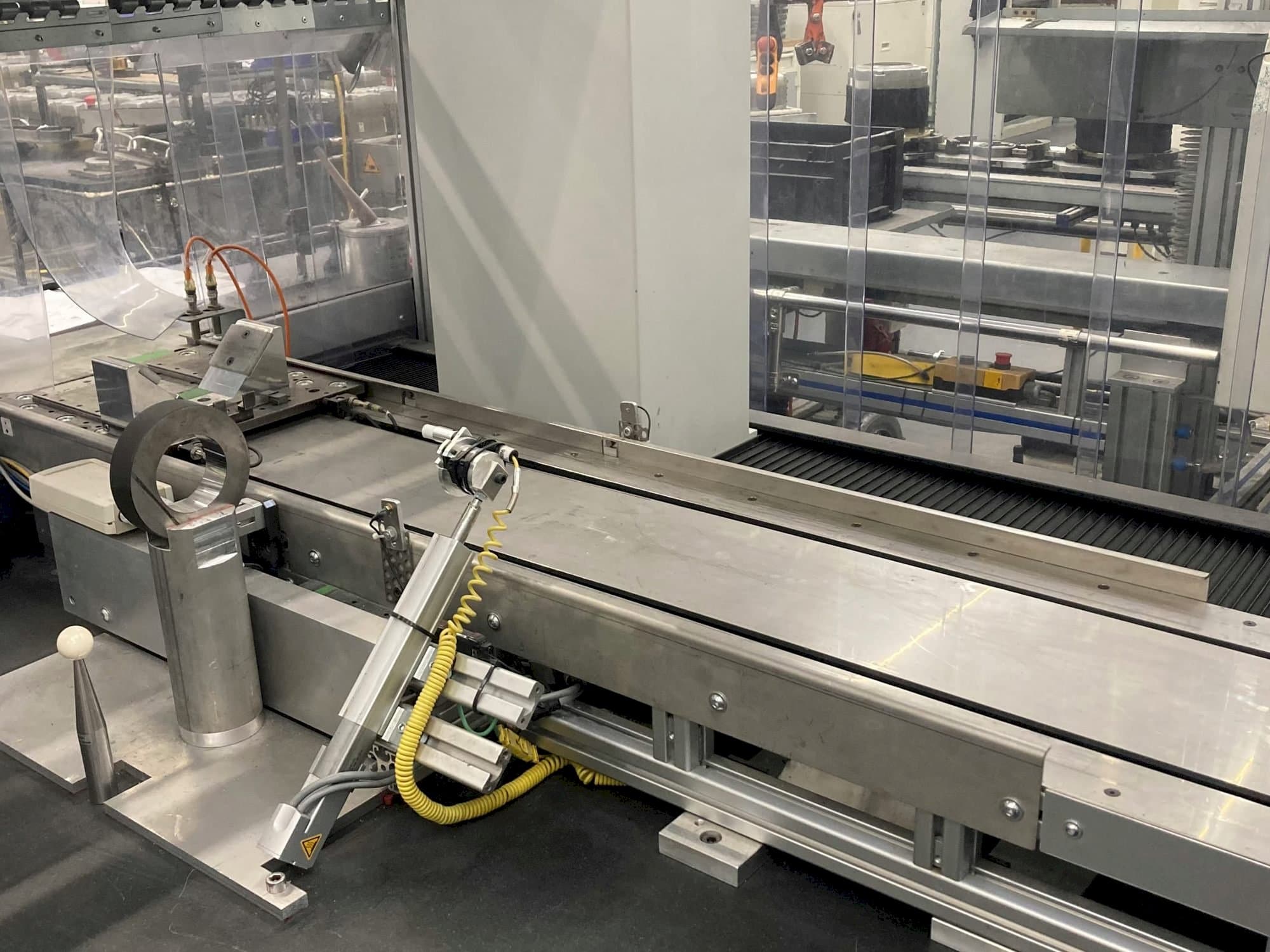 Front view of Mora Primus 7107 machine