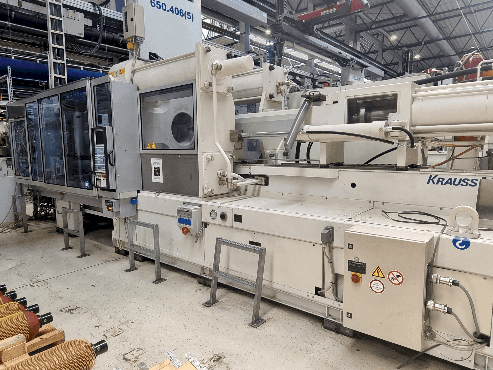 Front view of Krauss Maffei 650-2700 C2 machine