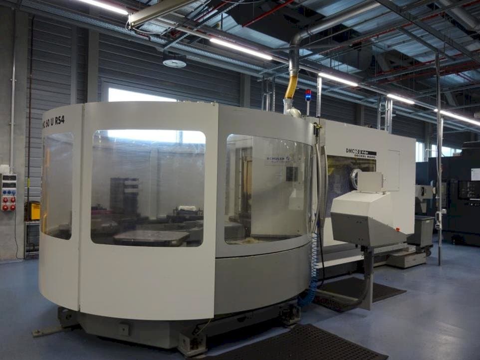 Front view of DECKEL MAHO DMC 60 U RS4 machine