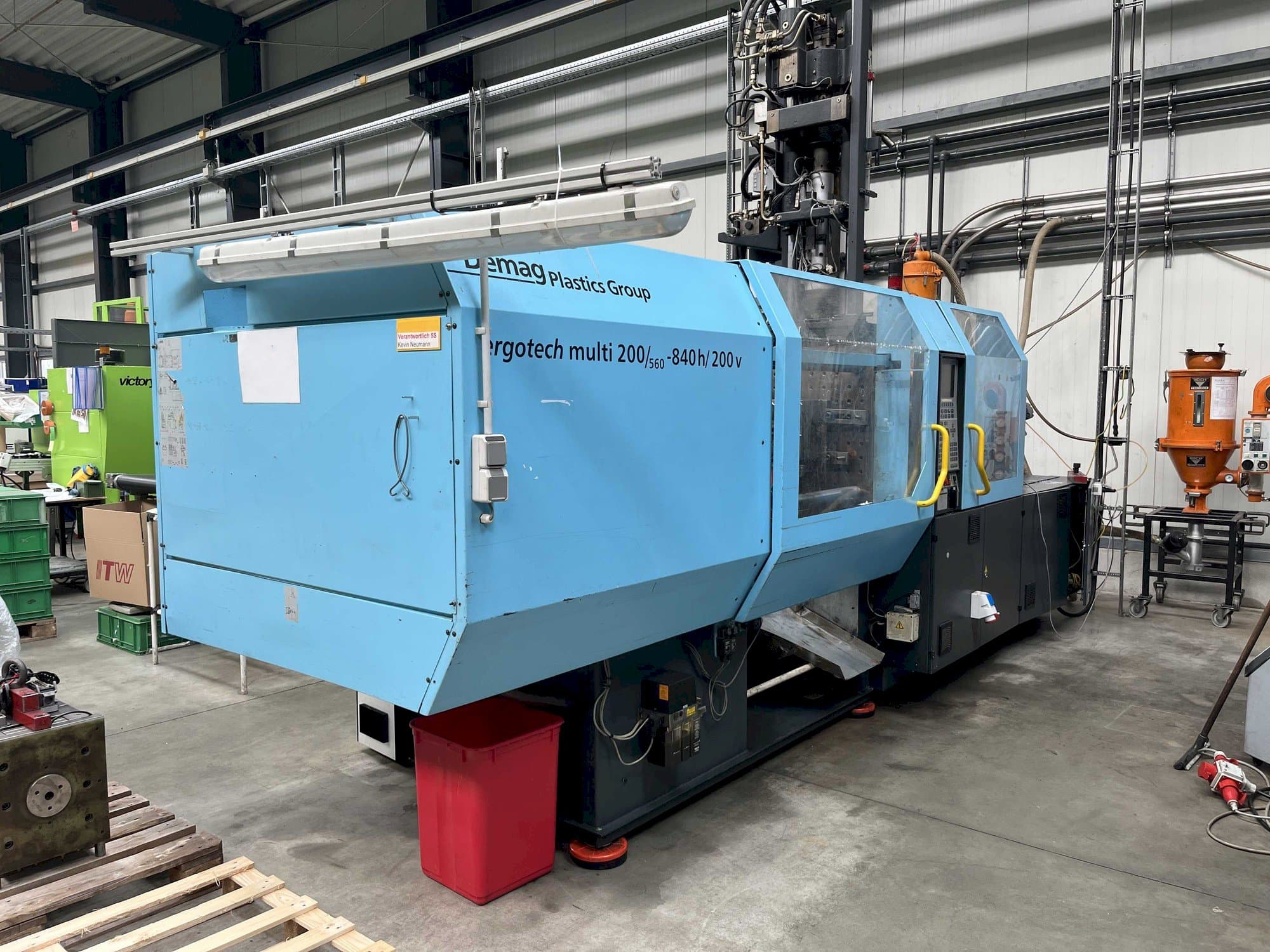 Front view of DEMAG Ergotech multi 200/560 - 840h/200V machine