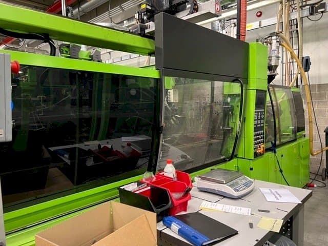 Front view of Engel ES 650H200W / 125 HL-2F machine