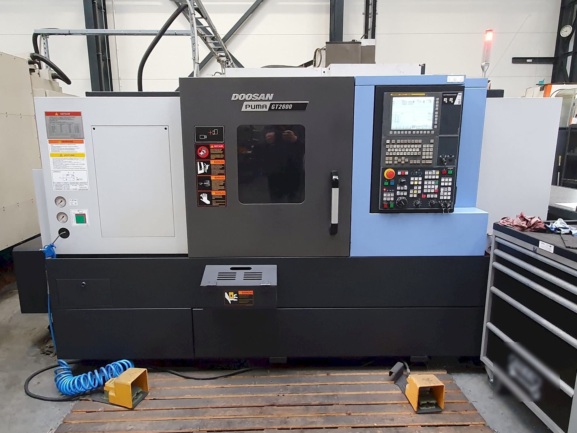 Front view of Doosan PUMA GT2600 machine