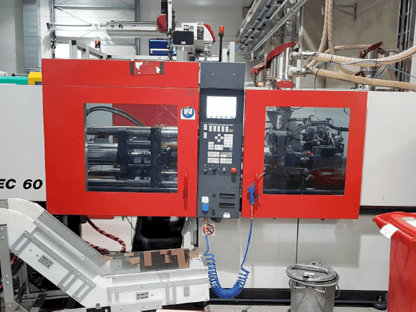 Front view of FERROMATIK MILACRON 600-355 K-TEC  machine