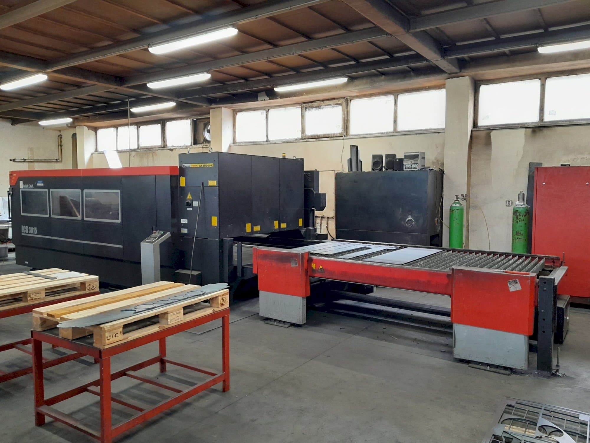 Front view of AMADA LCG 3015 machine