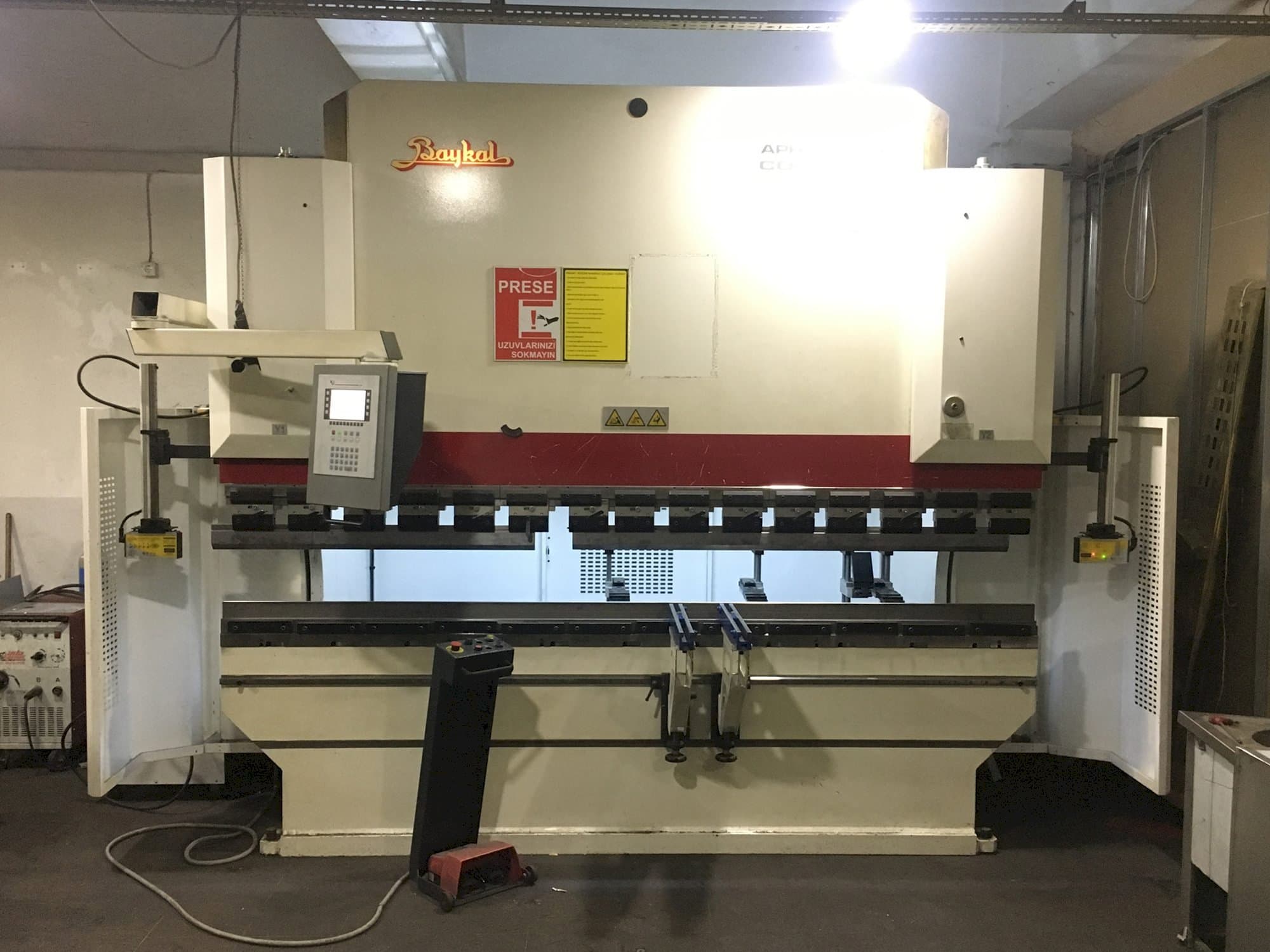 Front view of Baykal APHS 31120 machine