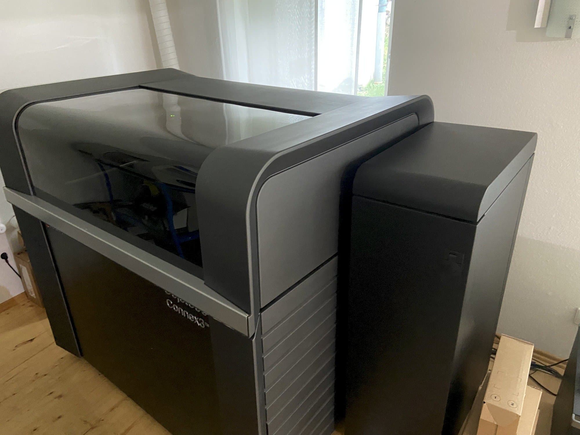 Front view of Stratasys Objet500 Connex3  machine