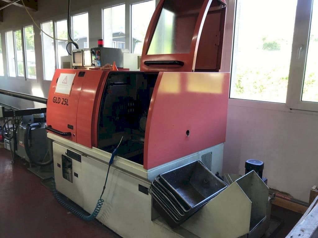 Front view of Gildemeister GLD 25L  machine