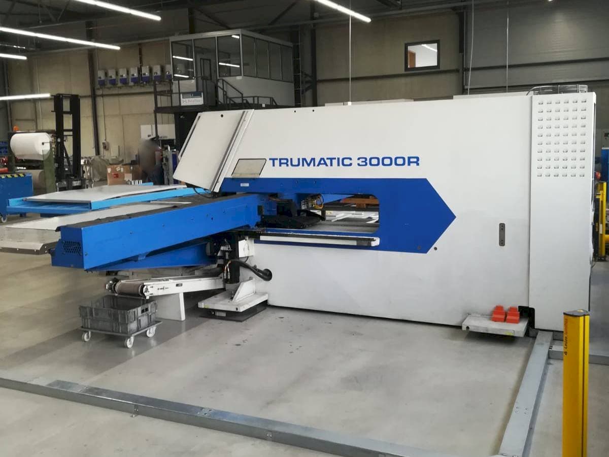 Front view of Trumpf Trumatic 3000R machine