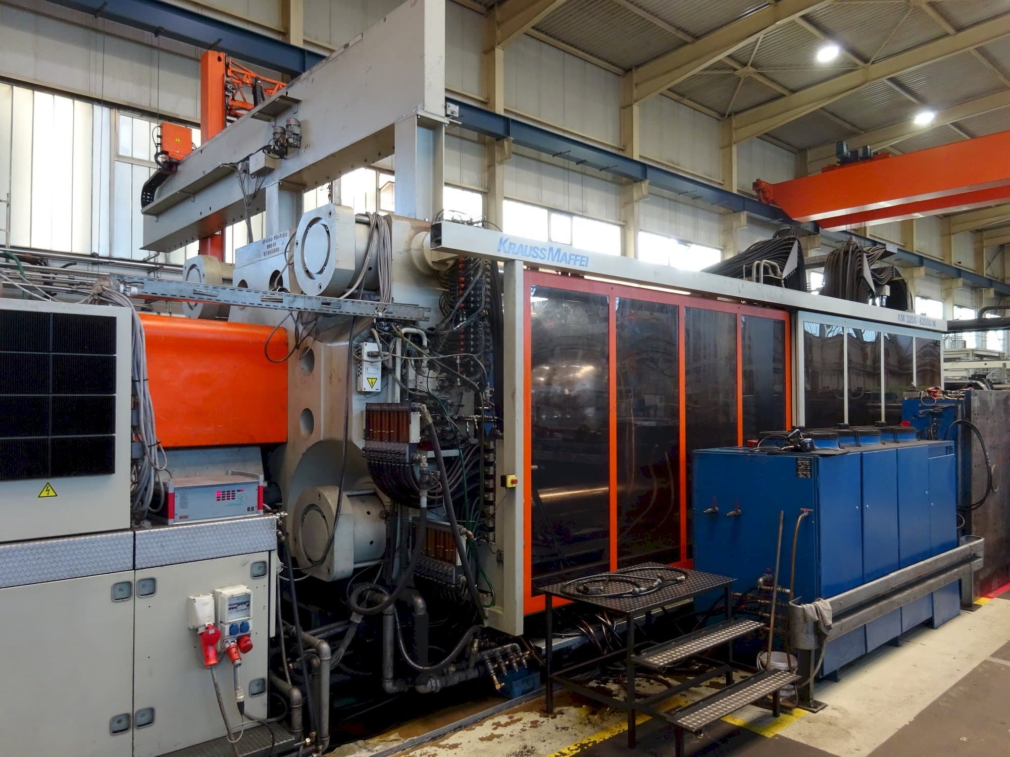 Front view of Krauss Maffei 3200-62000 M machine