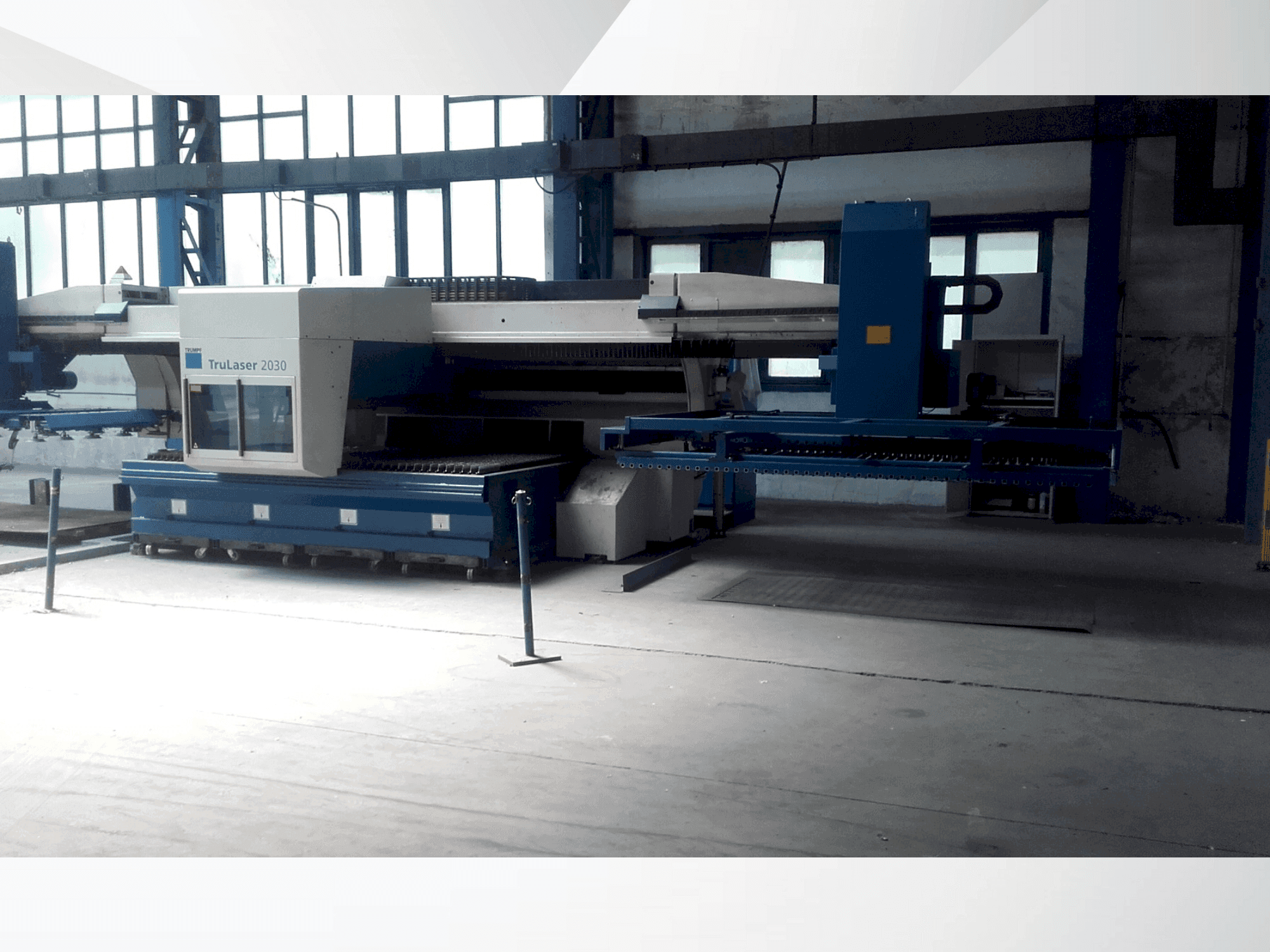 Front view of TRUMPF TruLaser 2030 machine