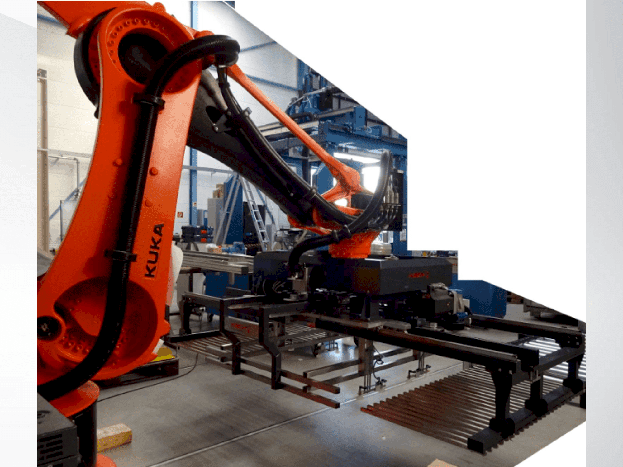 Front view of KUKA KR 700 PA  machine