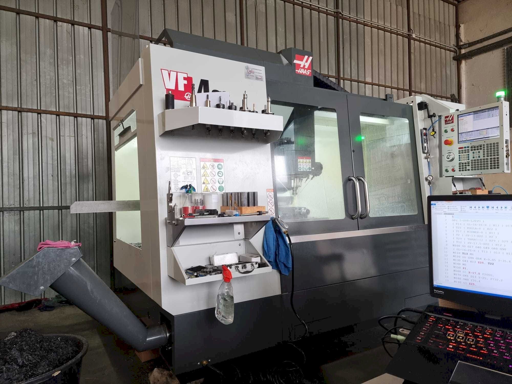 Front view of HAAS VF4SS machine