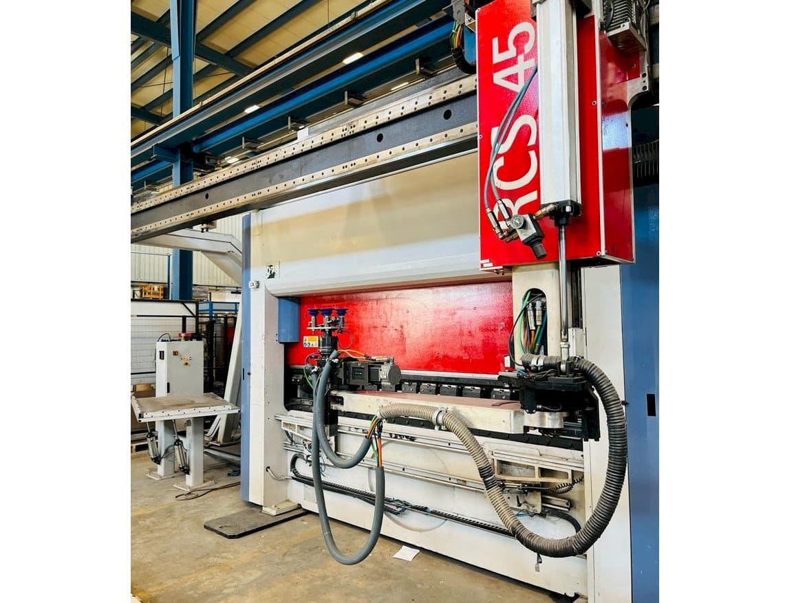 Front view of AMADA Flexa 100-30 Schiavi machine