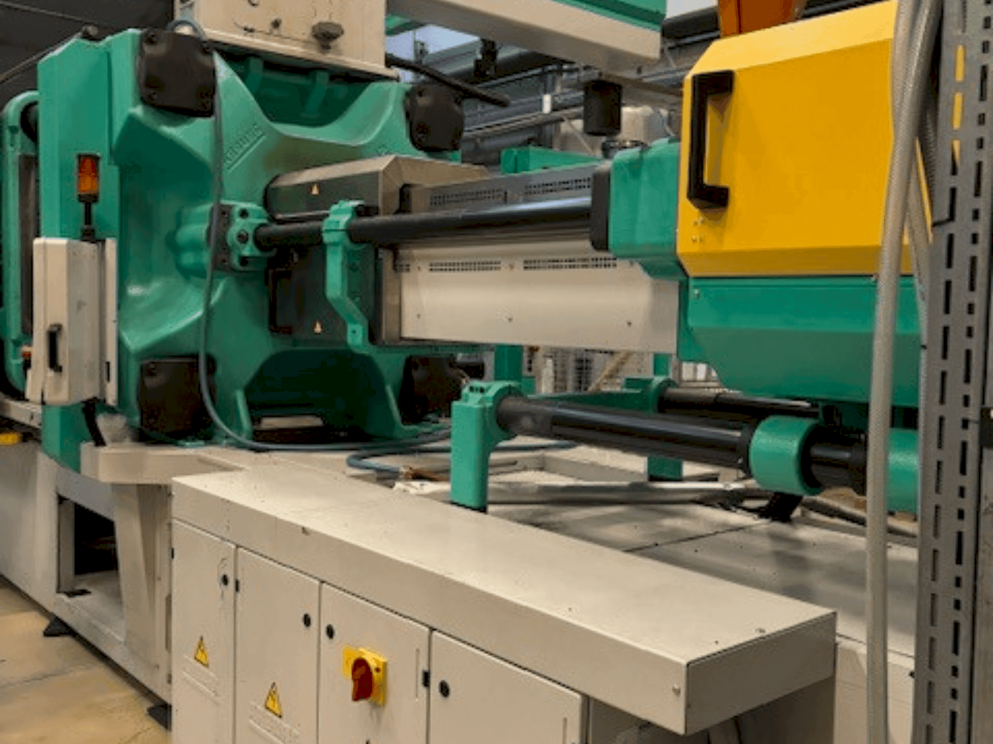 Front view of Arburg Allrounder 920S 5000-3200  machine