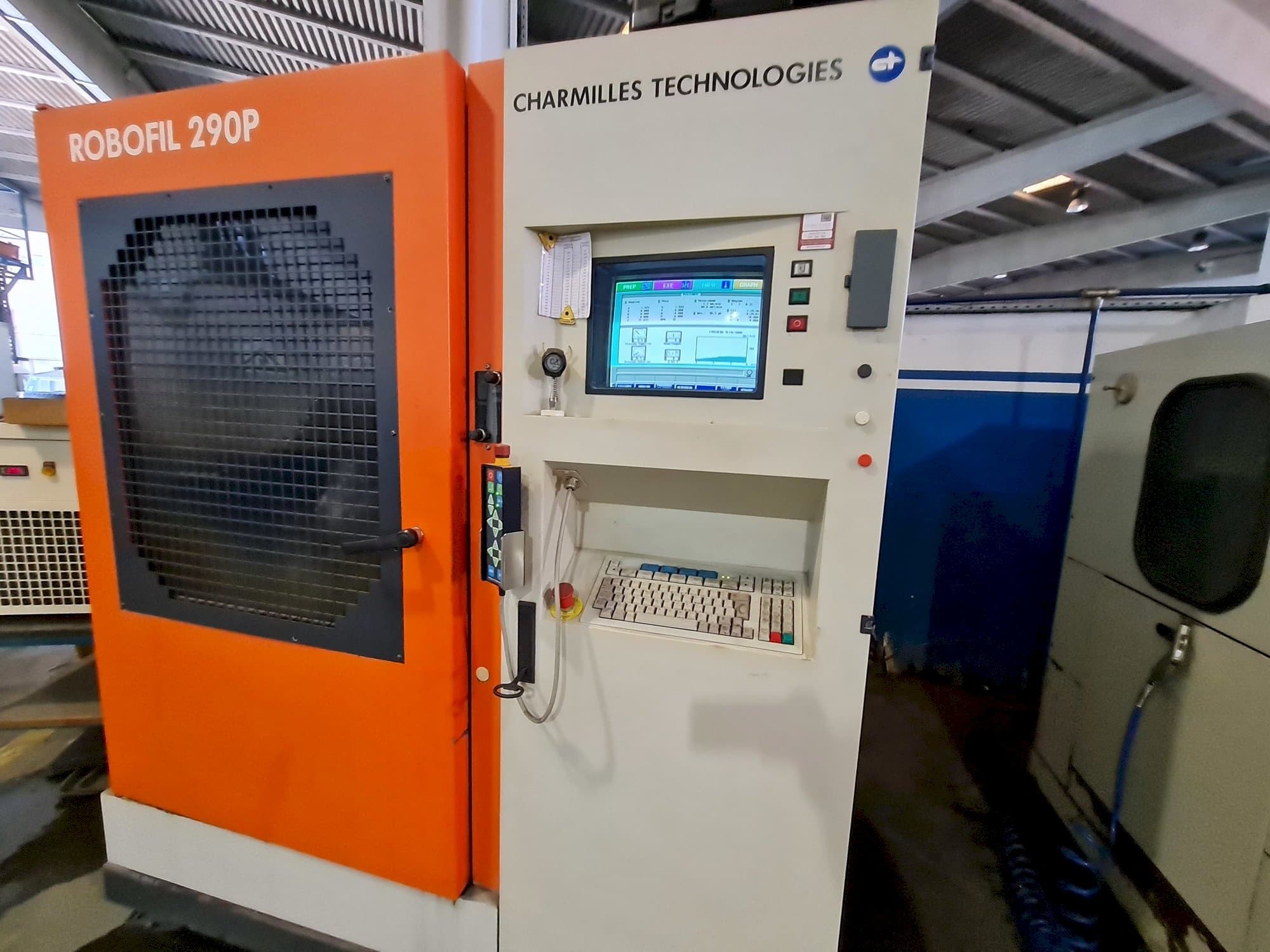 Front view of CHARMILLES 290P machine