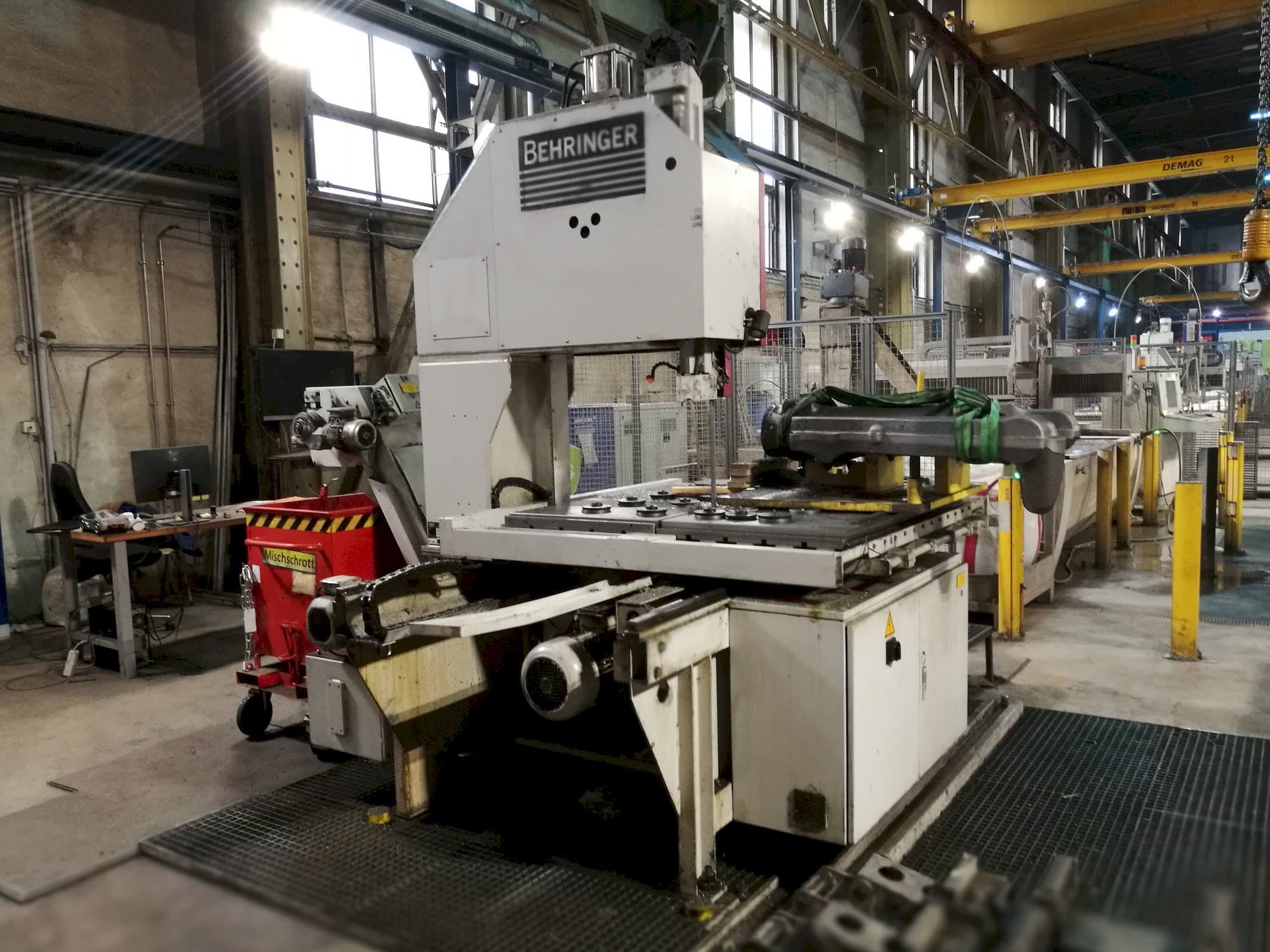 Front view of Behringer LPS 60-T machine