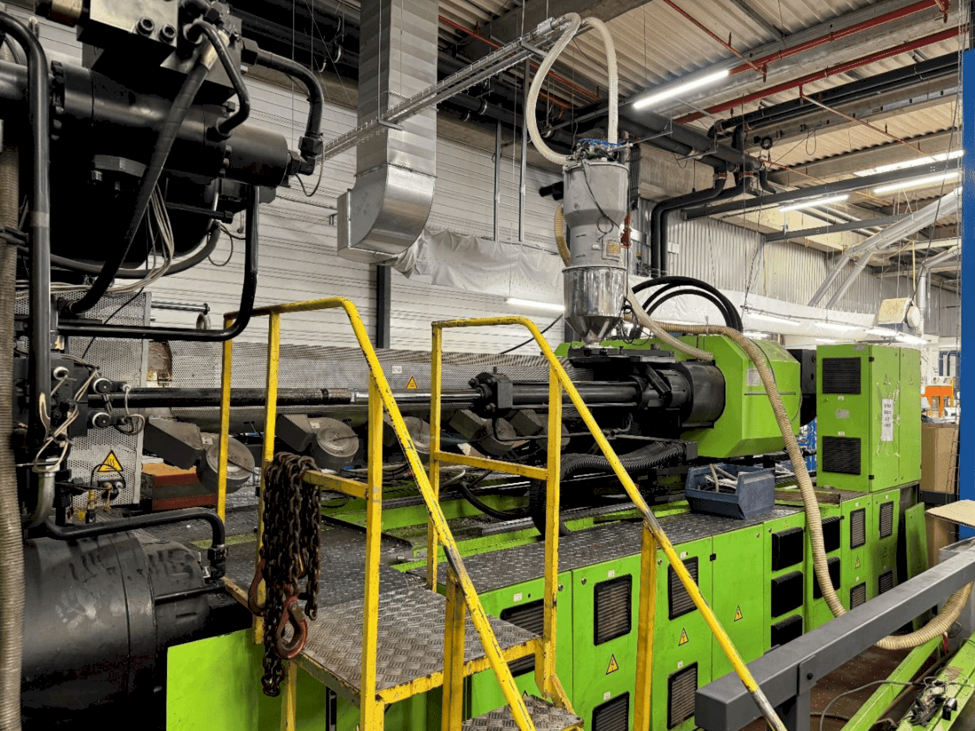 Front view of Engel ES 16050/1100DUO machine