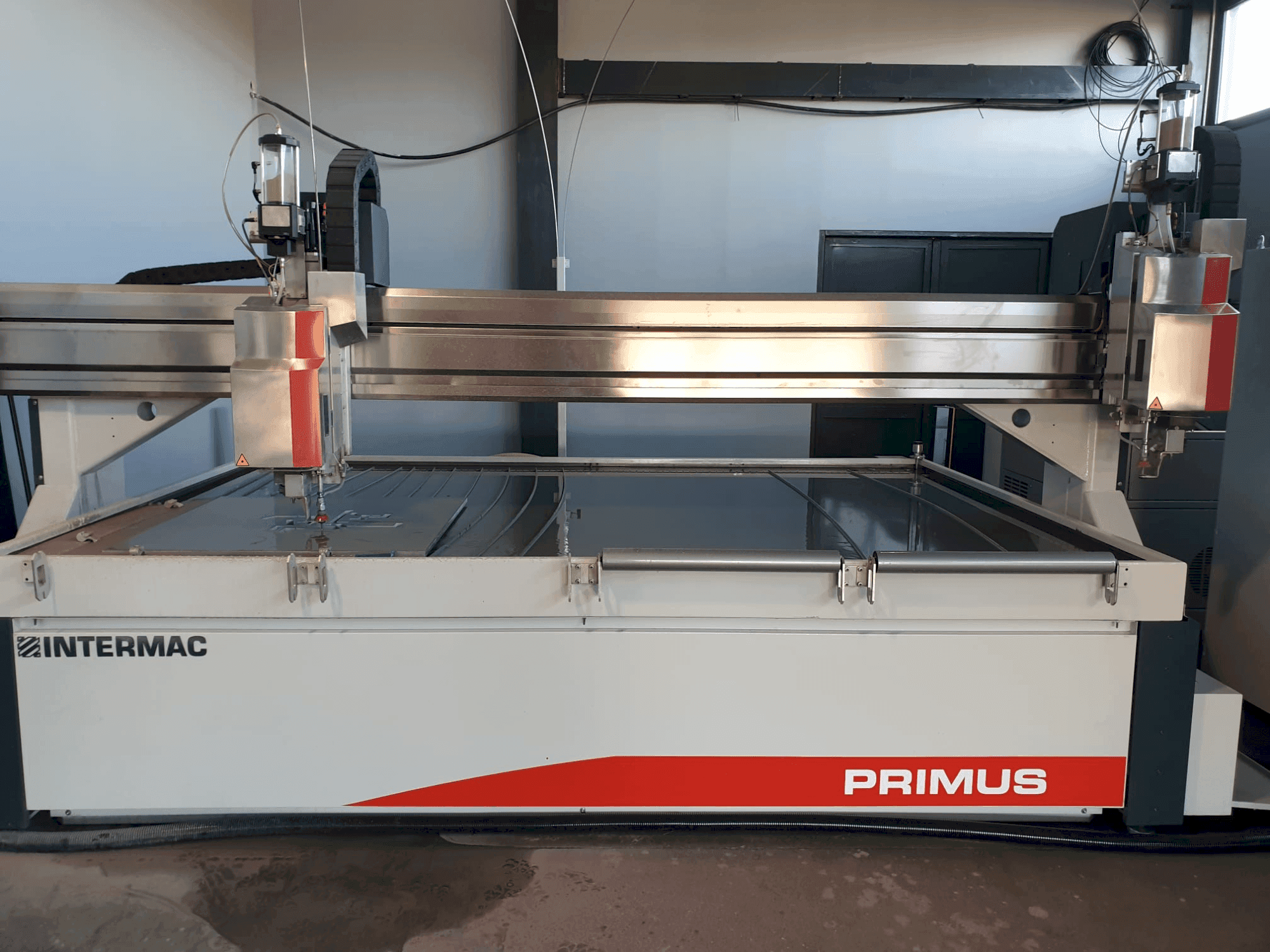 Front view of Intermac Primus 322  machine
