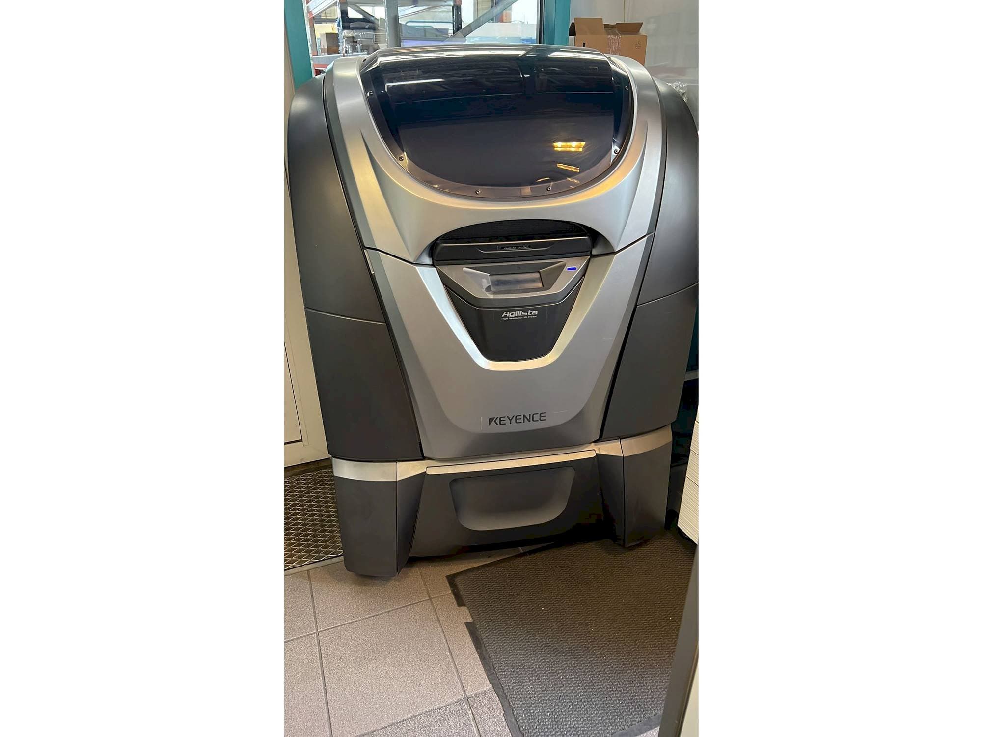 Front view of KEYENCE Agilista 3200  machine