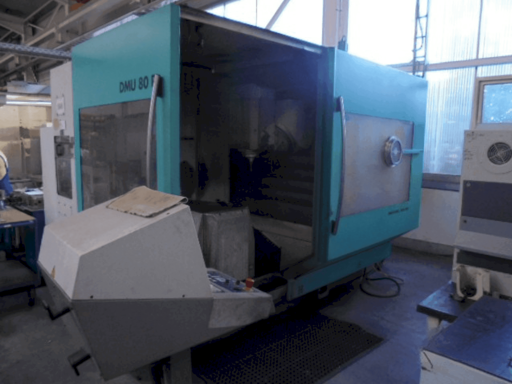 Front view of DECKEL MAHO DMU 80P machine