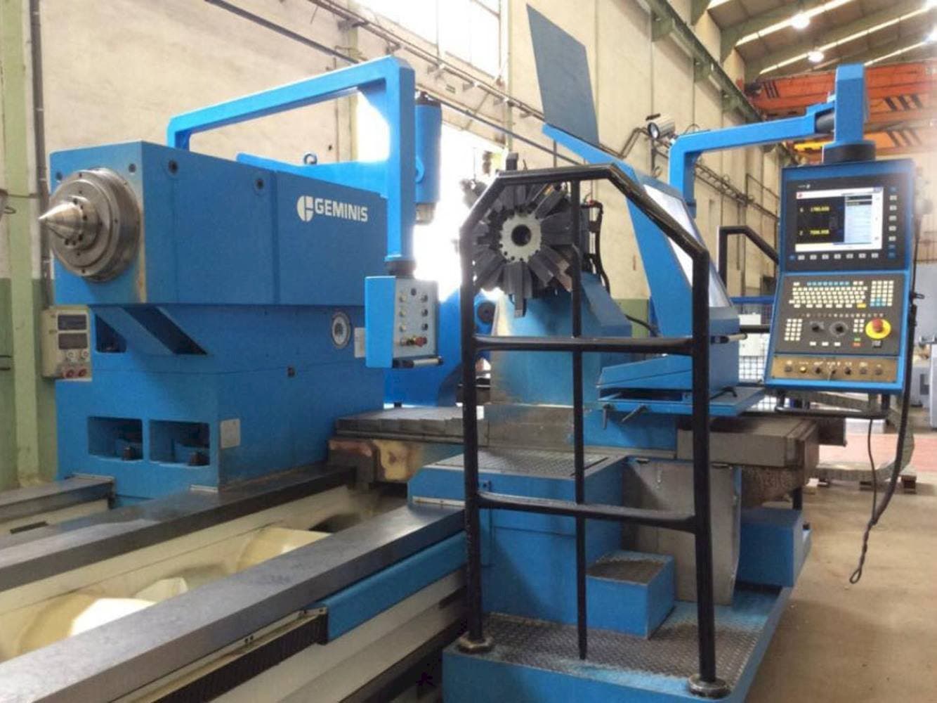 Front view of Geminis GHT 11 G4 2200x8000 machine
