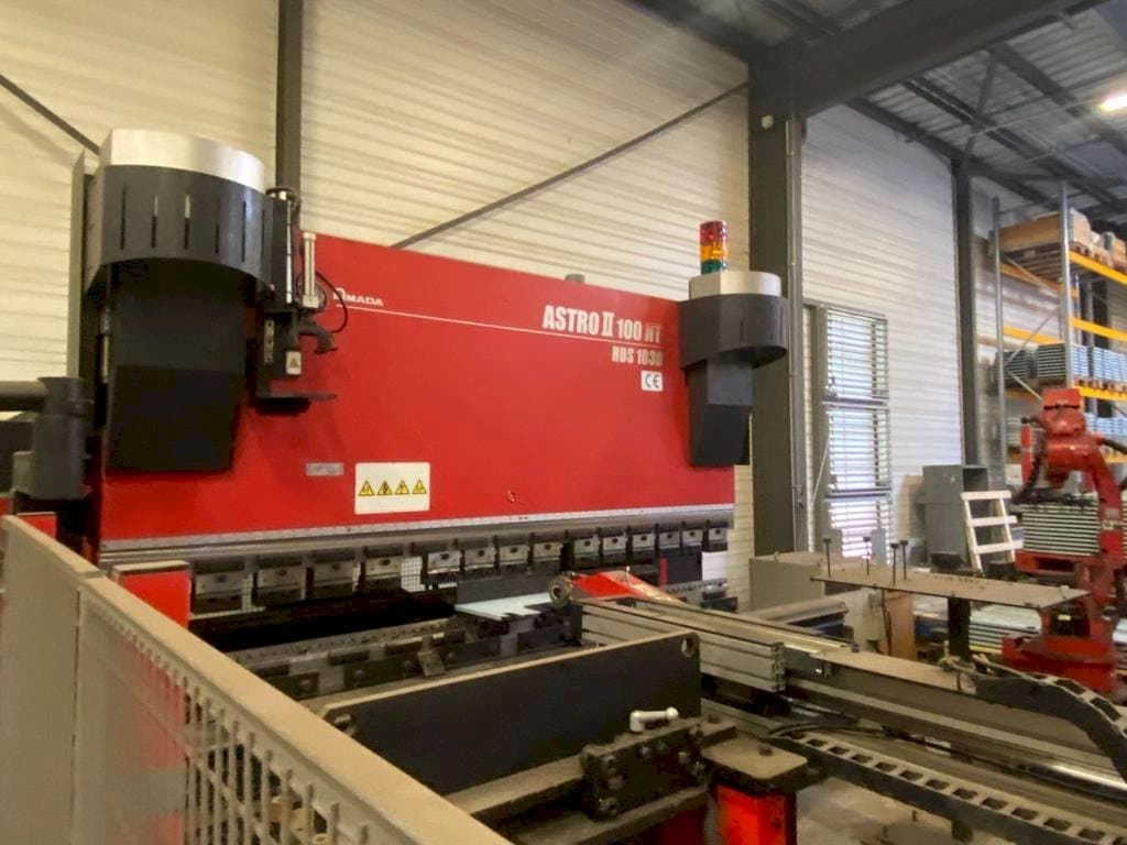 Front view of AMADA ASTRO 100NT machine