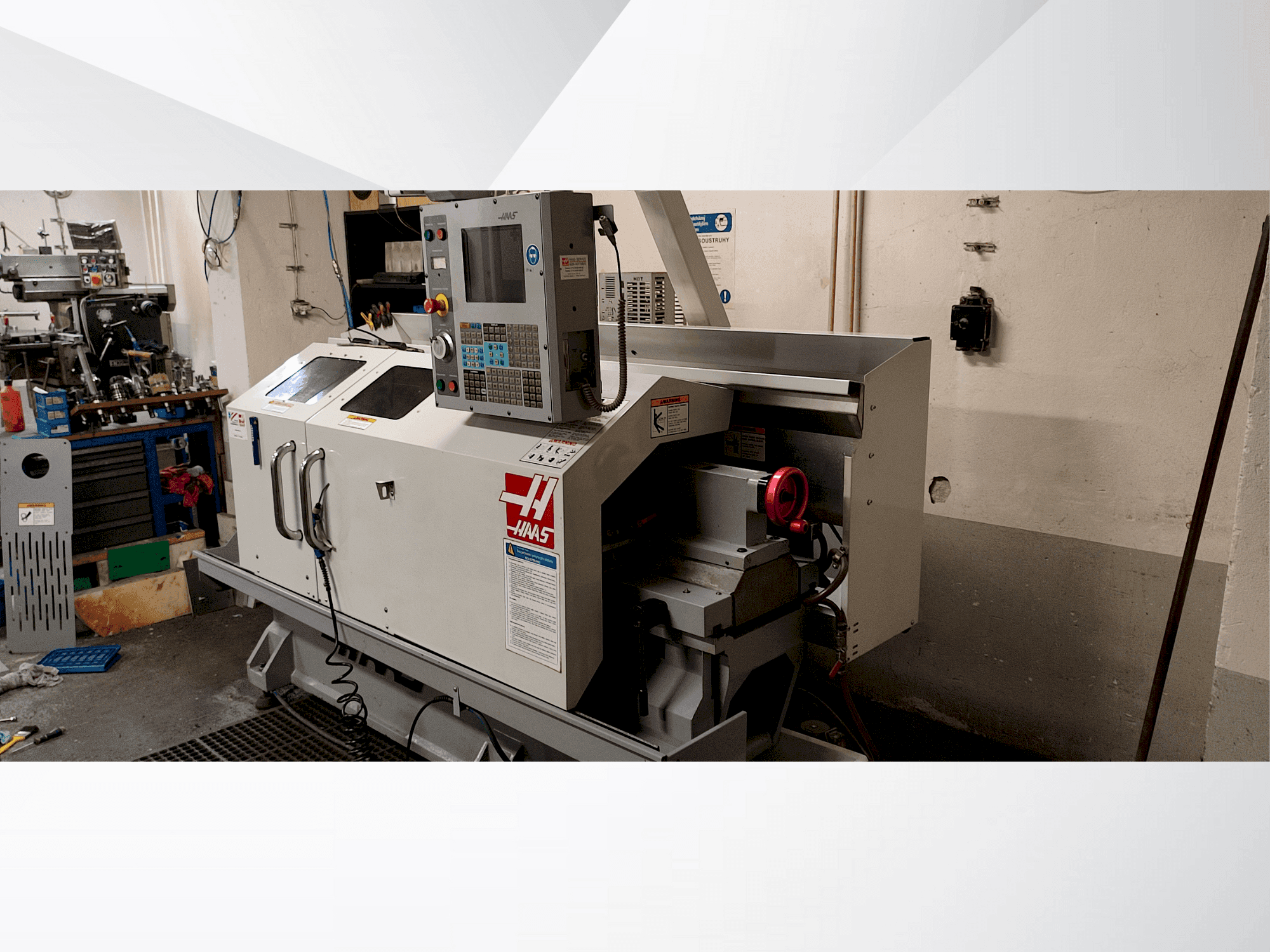 Front view of HAAS TL-2HE  machine