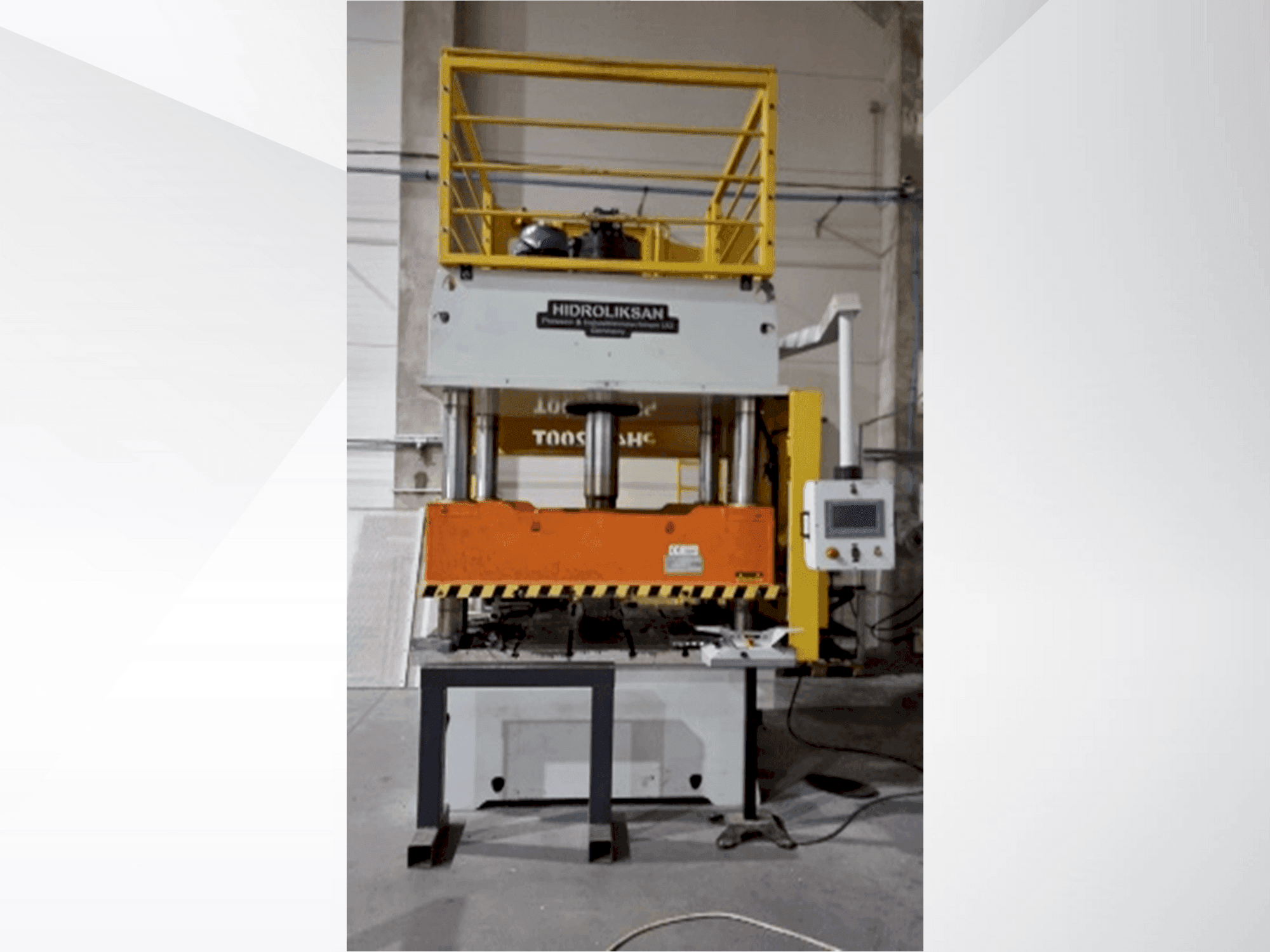 Front view of HIDROLIKSAN PH4C 200T machine