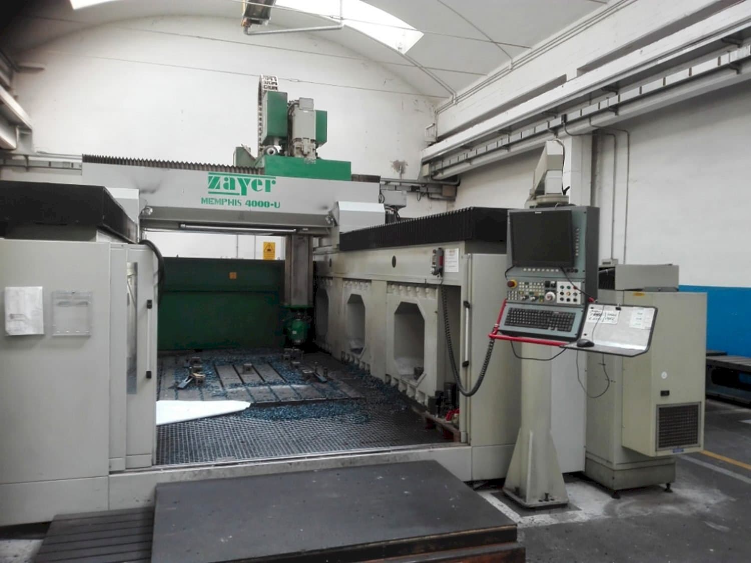 Front view of Zayer Memphis 4000 machine