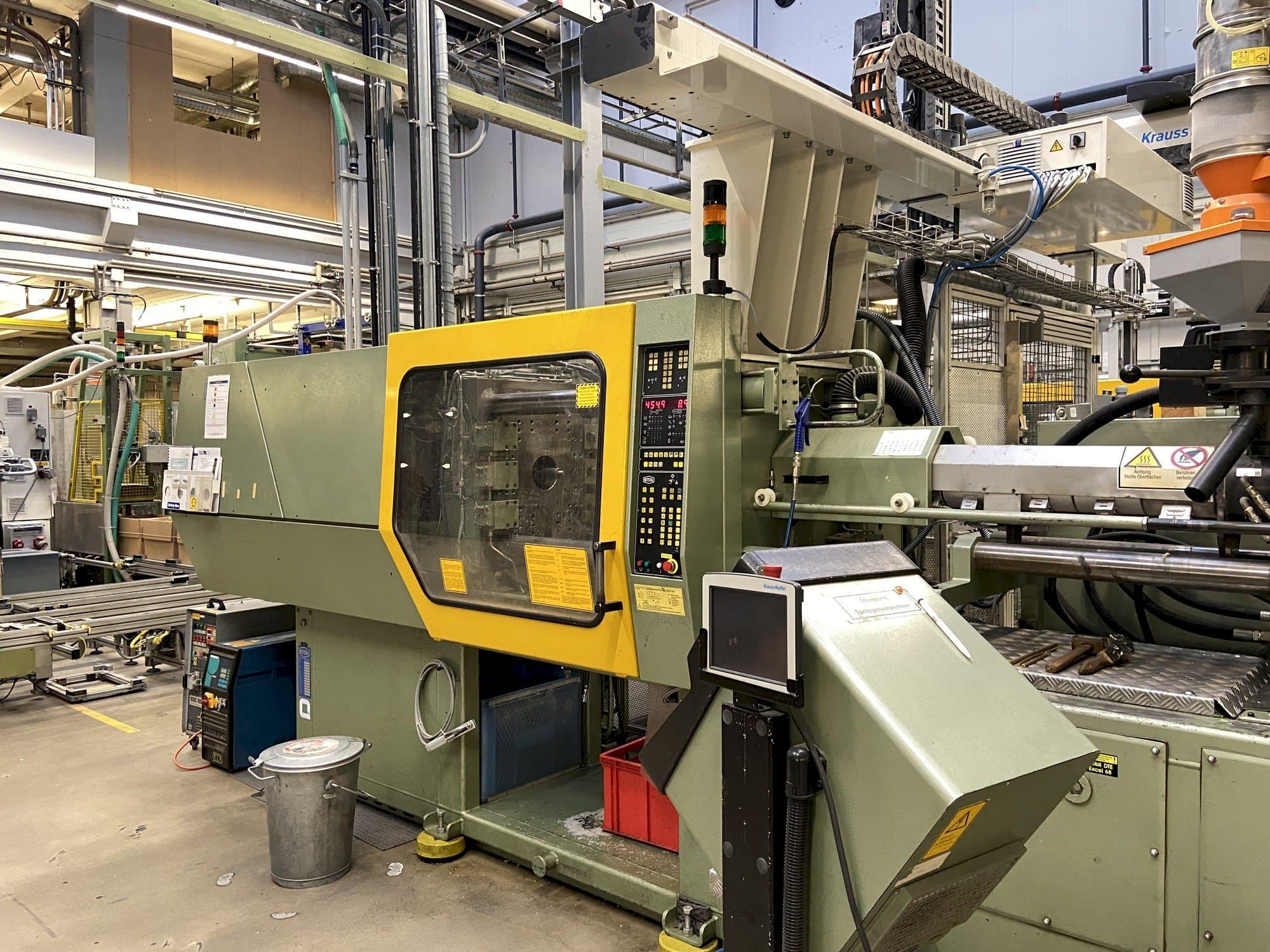 Front view of Netstal Synergy 1500K/460  machine