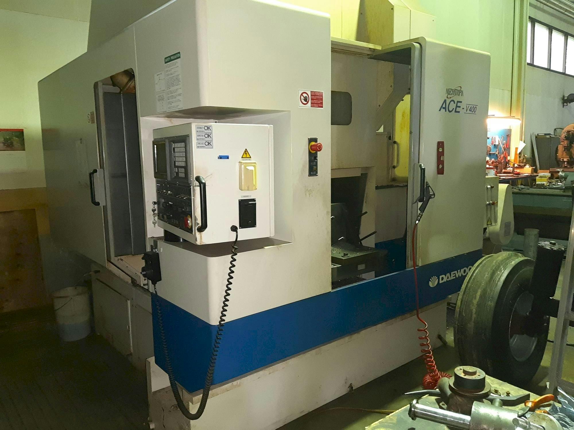 Front view of DAEWOO ACE-V400  machine