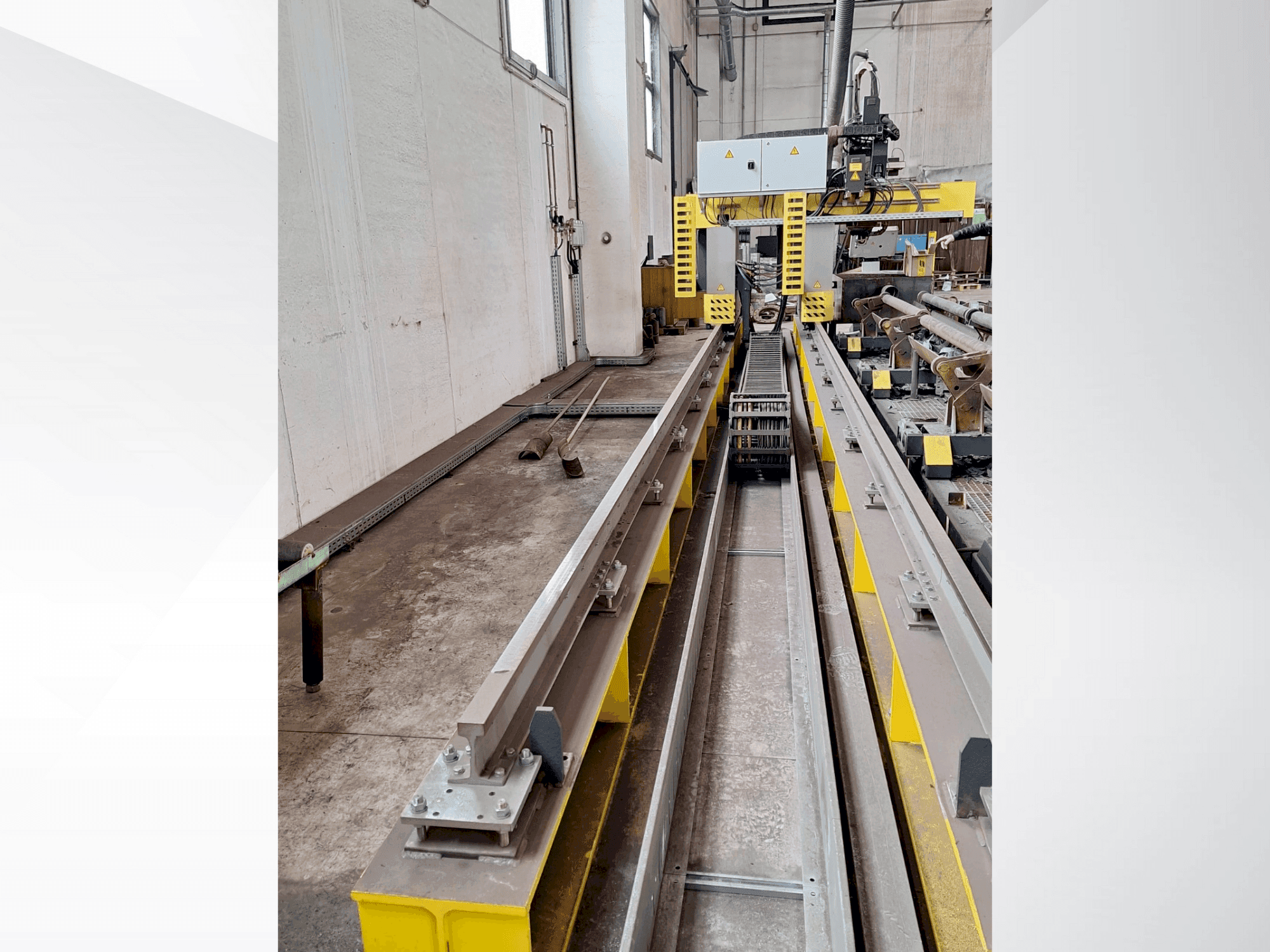 Front view of ESAB SUPRAREX 3100 machine