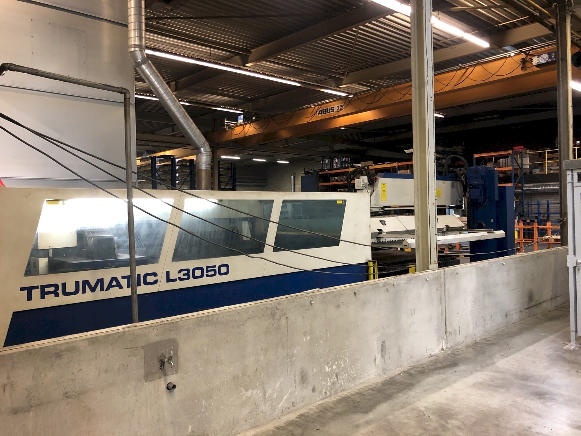 Front view of Trumpf Trumatic 3050 machine