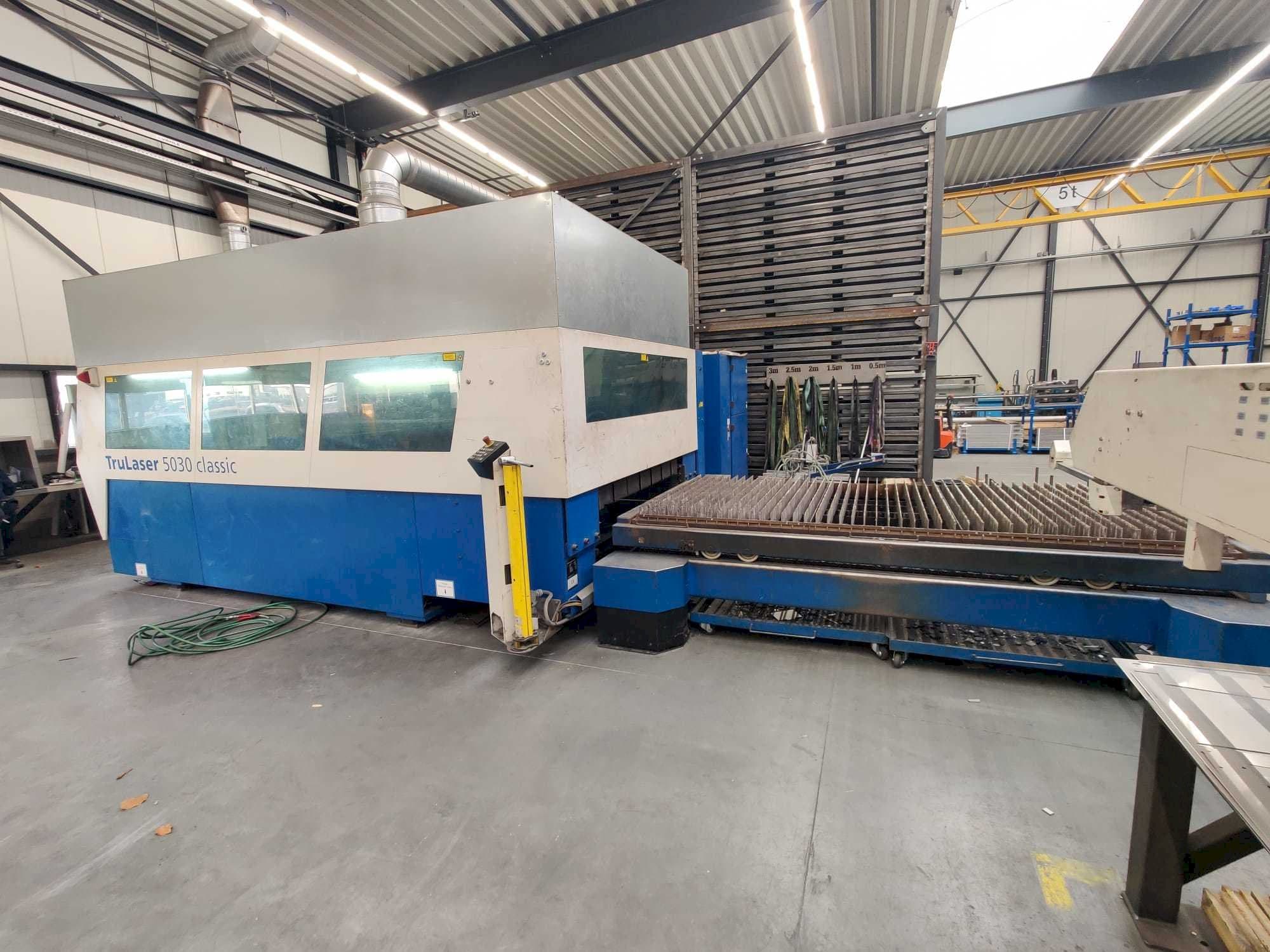 Front view of Trumpf TruLaser 5030 classic machine