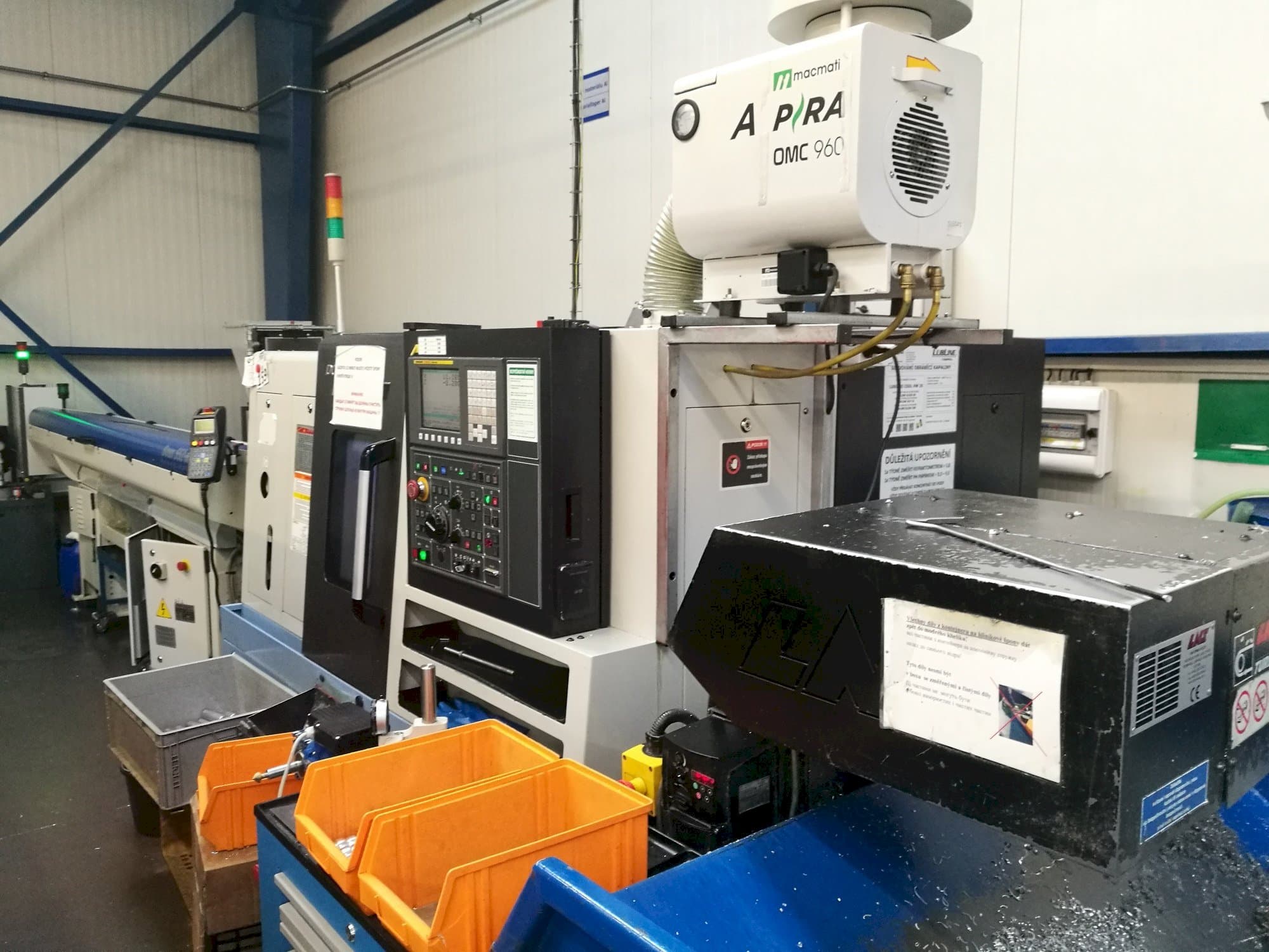 Front view of Doosan Lynx 220GA machine