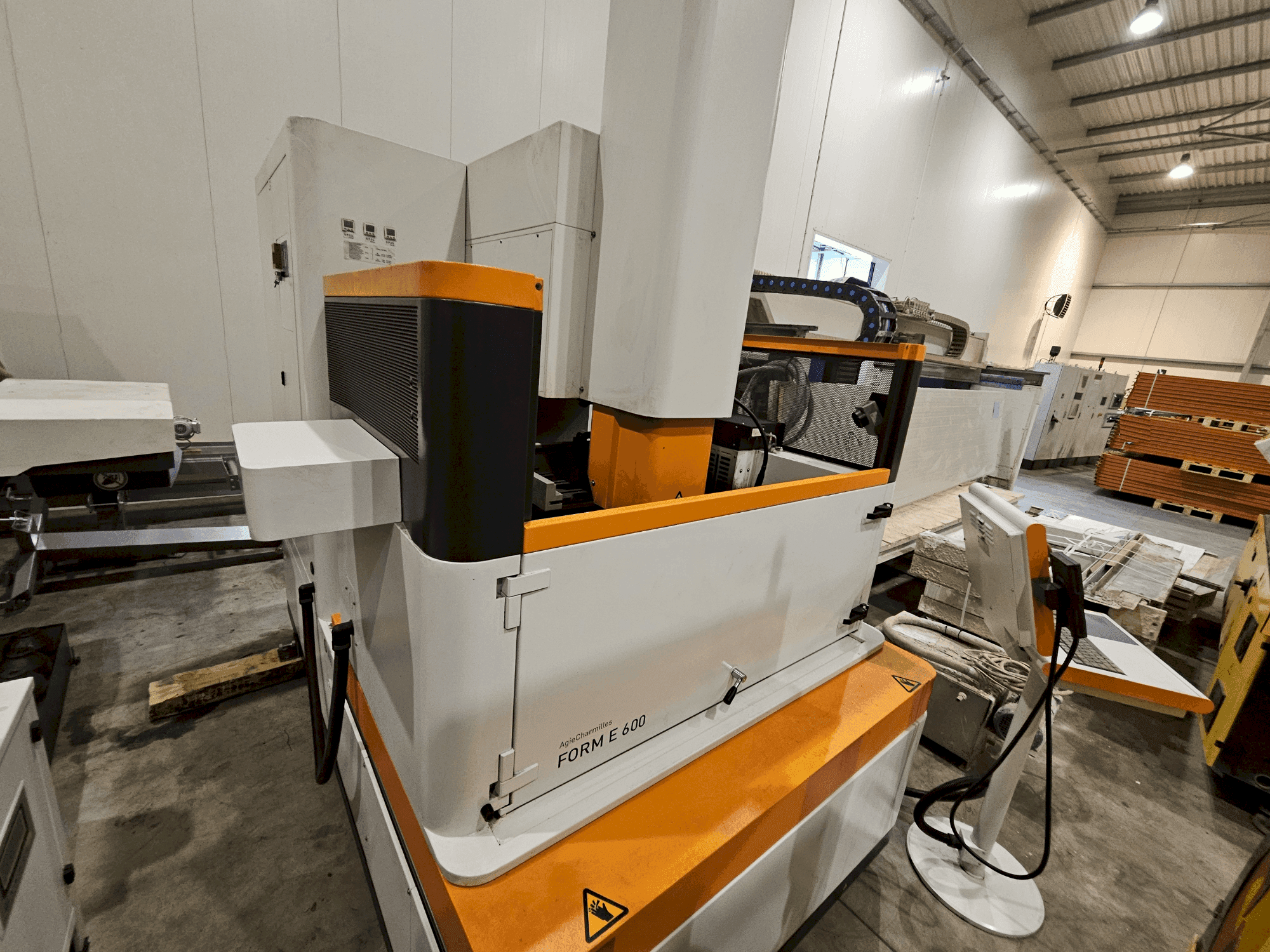 Front view of AgieCharmilles Form E 600  machine