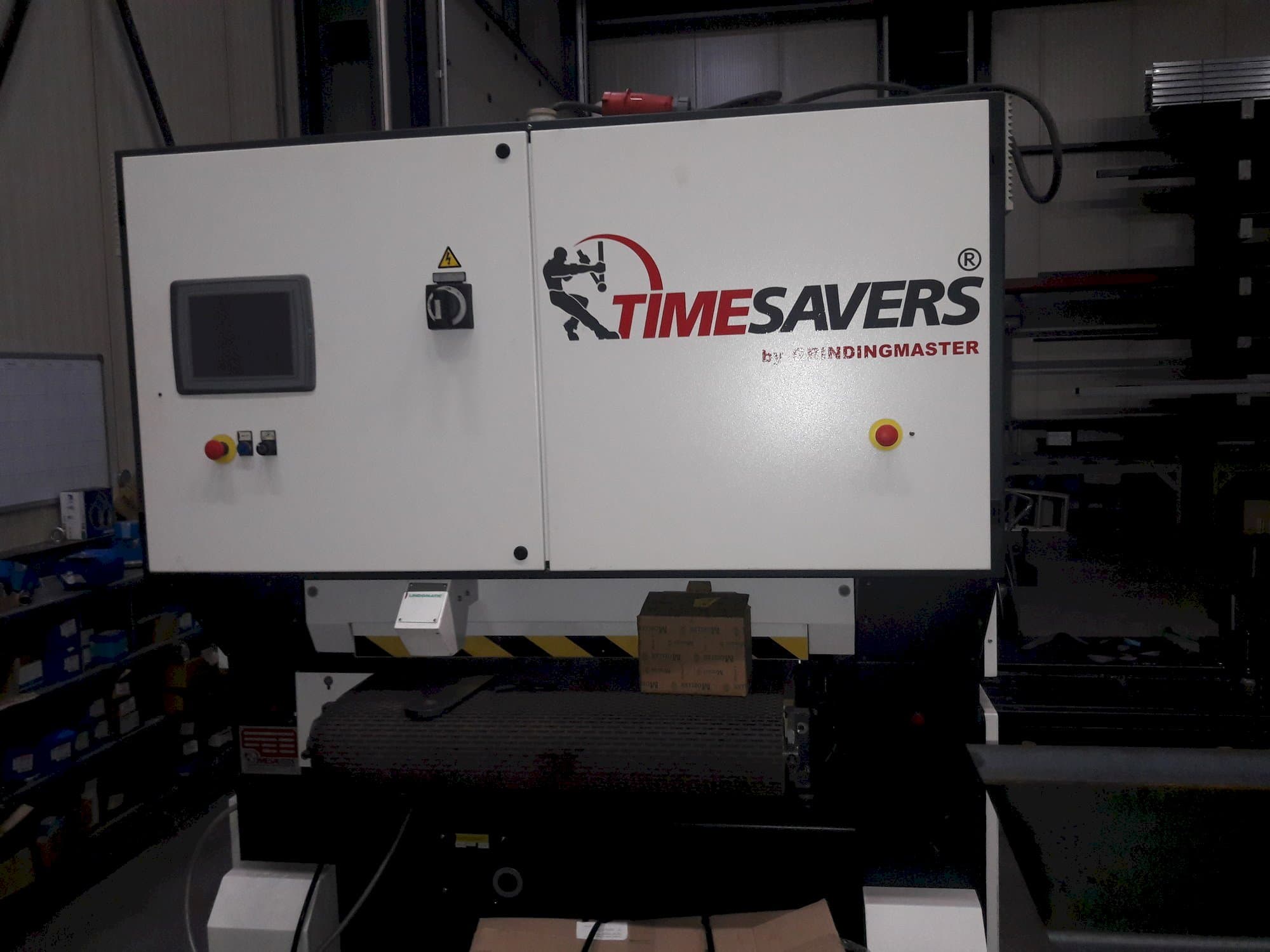Front view of TIMESAVERS 42-SERIE-900-WWB-S machine