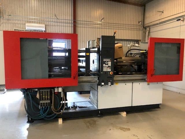 Front view of FERROMATIK MILACRON K110 machine