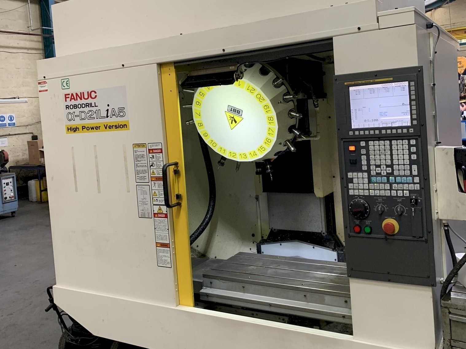 Front view of FANUC Robodrill Alpha D21LiA5  machine