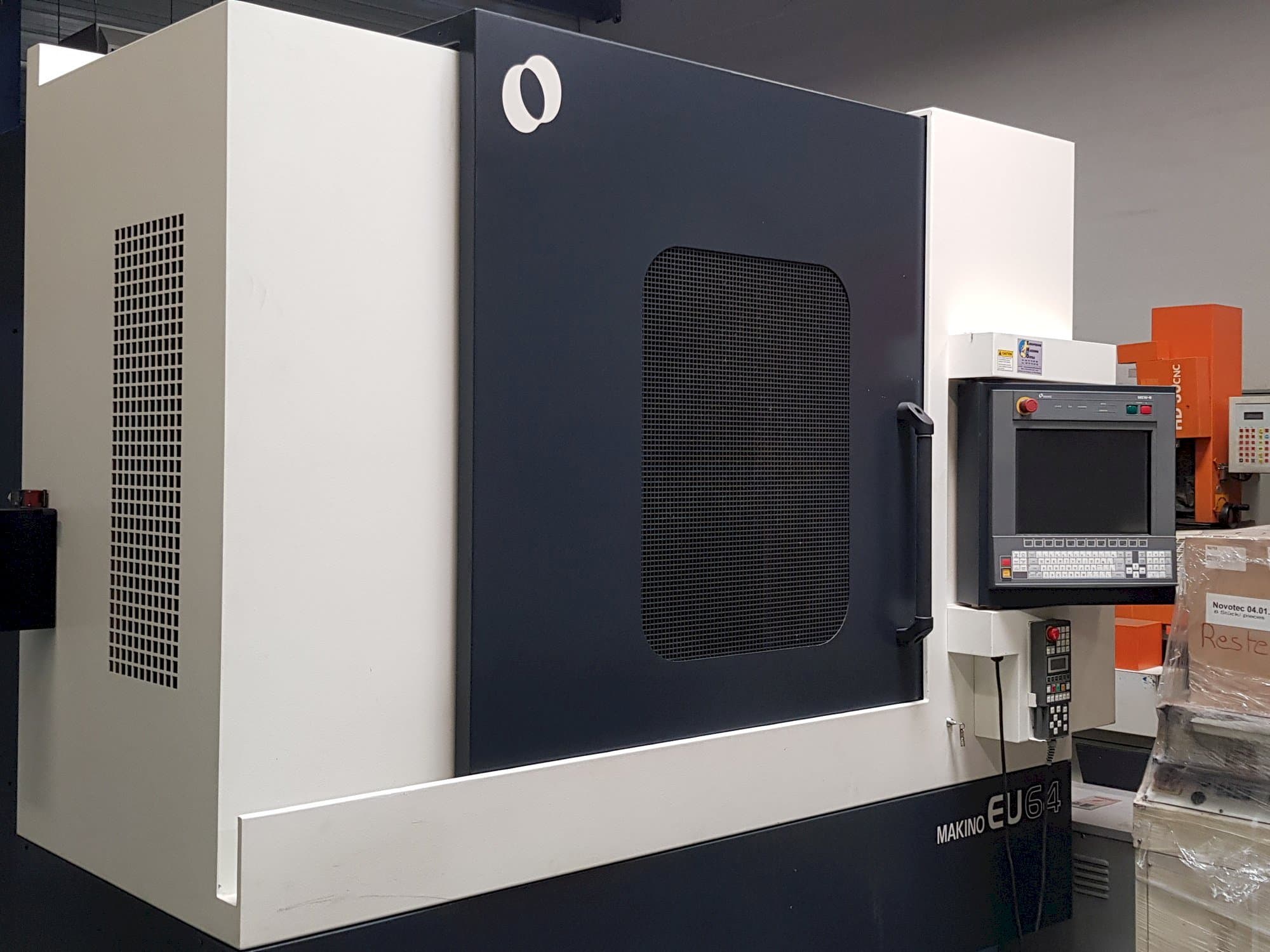Front view of Makino EU 65  machine