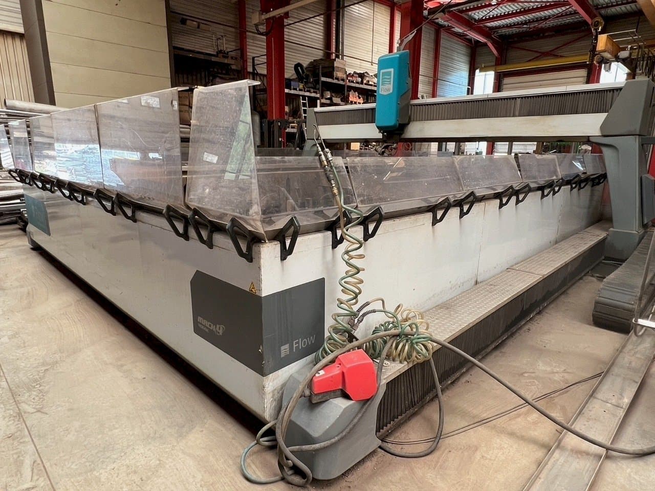 Front view of Flow MACH4 4060 XD machine