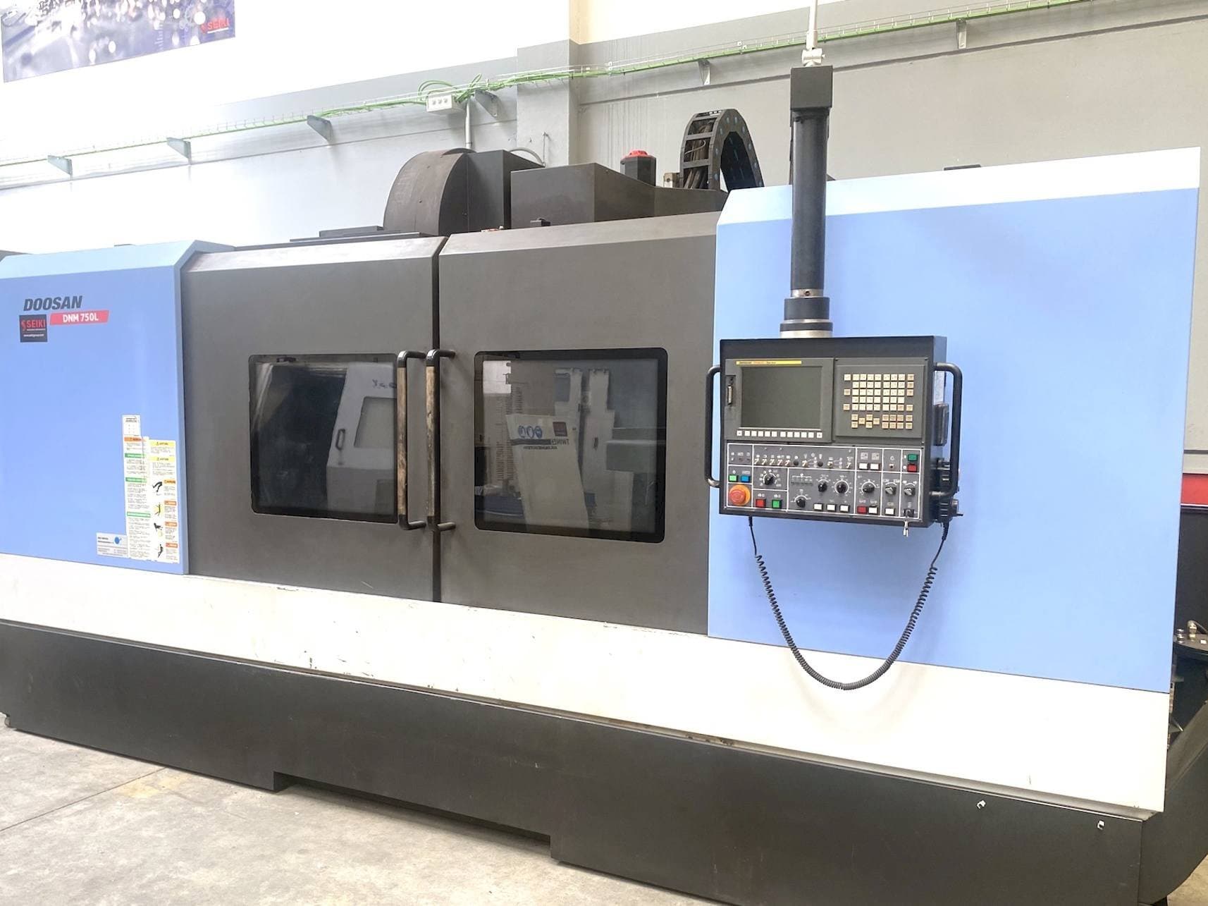Front view of Doosan DNM 750L  machine
