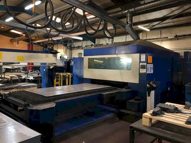 Front view of Trumpf Traumatic L 3050 machine