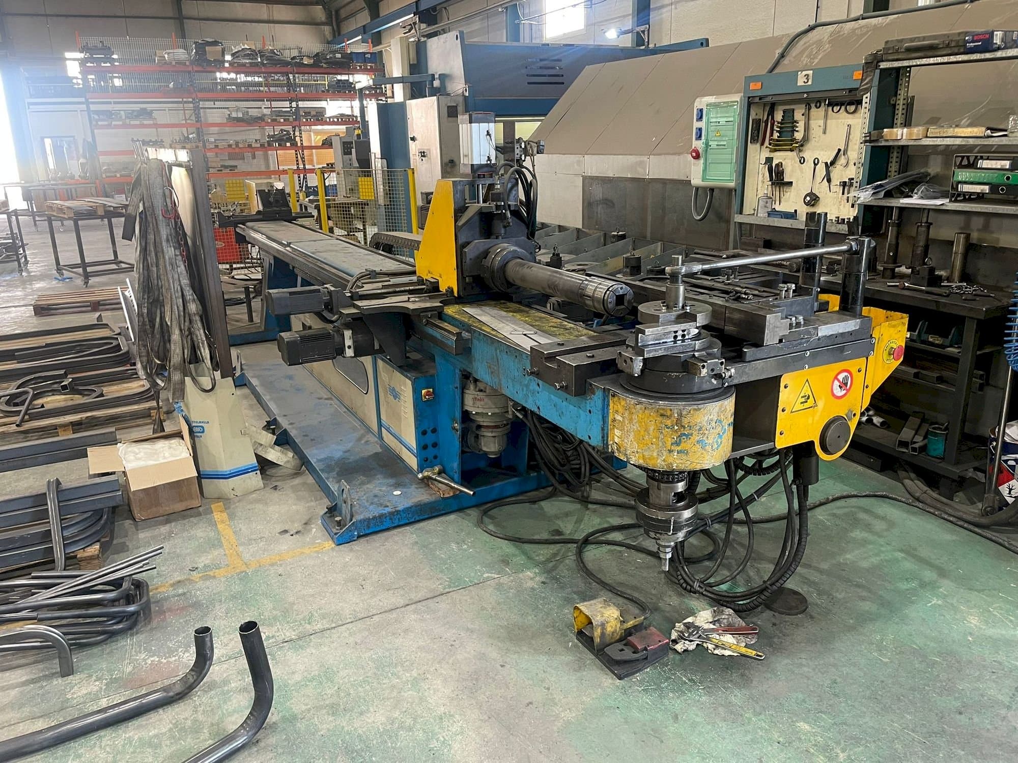 Front view of STAR-BEND STAR 800 CN6/GEN/L machine